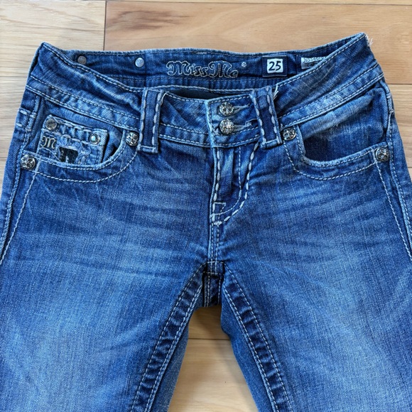 Miss Me Cropped Jeans Womens Sz 25 Low Rise Embellished Denim Capris - Picture 6 of 9